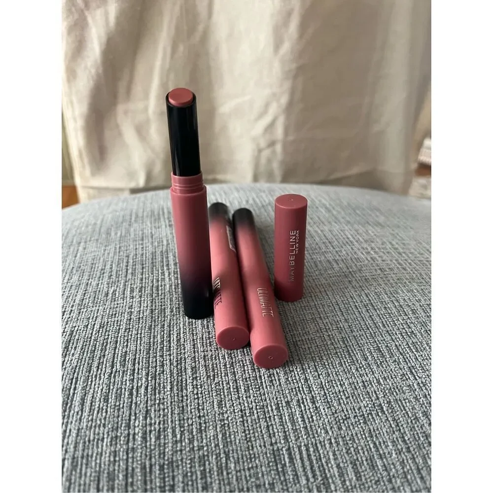 💸 Maybelline New York Ultimatte Color Sensational Lipstick